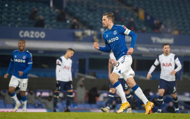 [天下足球]温情·2025：温暖相伴 最美风景